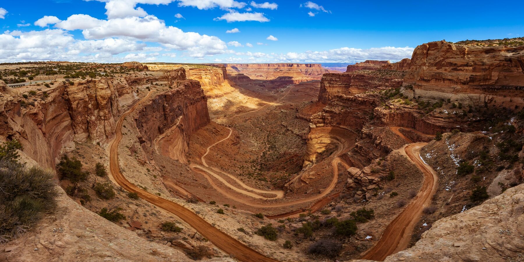 CANYONLANDS shutterstock_1507452722