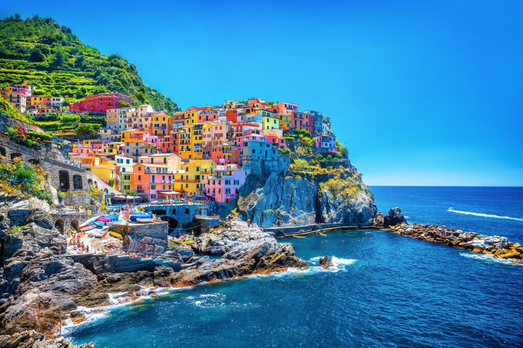 CINQUE TERRE shutterstock_257301595