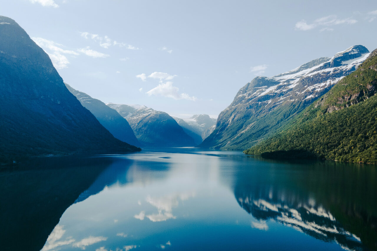 finge-holden-ur1CldF6mNw-unsplash
