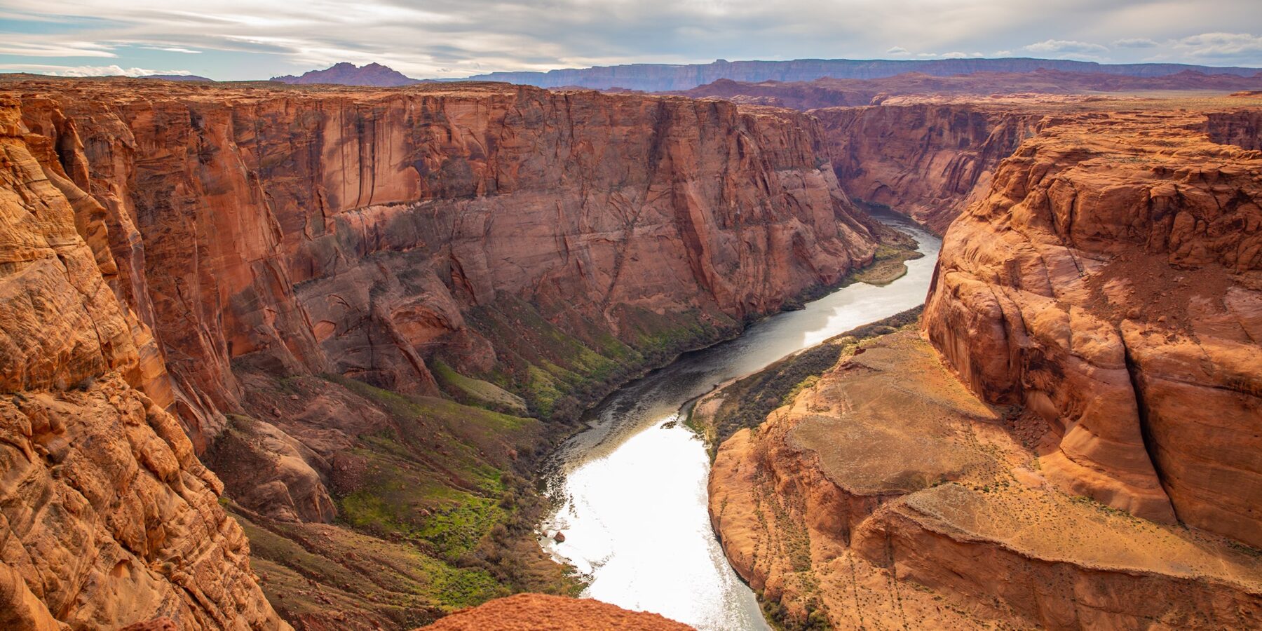 GRAND CANYON 3 shutterstock_2444132677