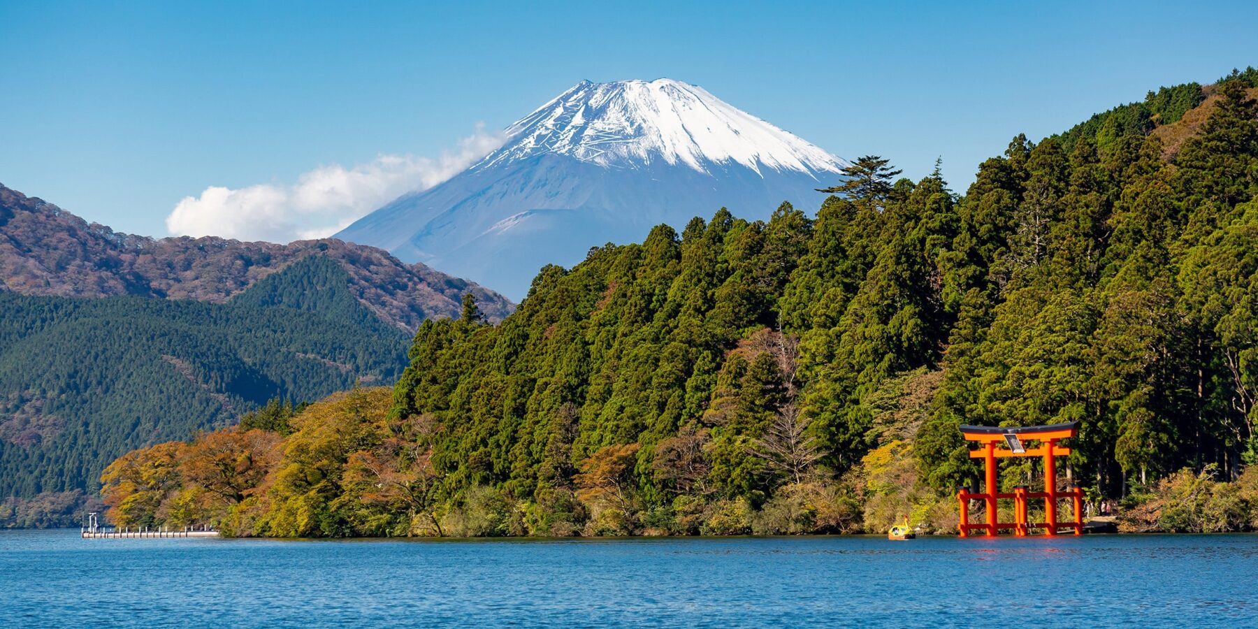 HAKONE shutterstock_2427762095