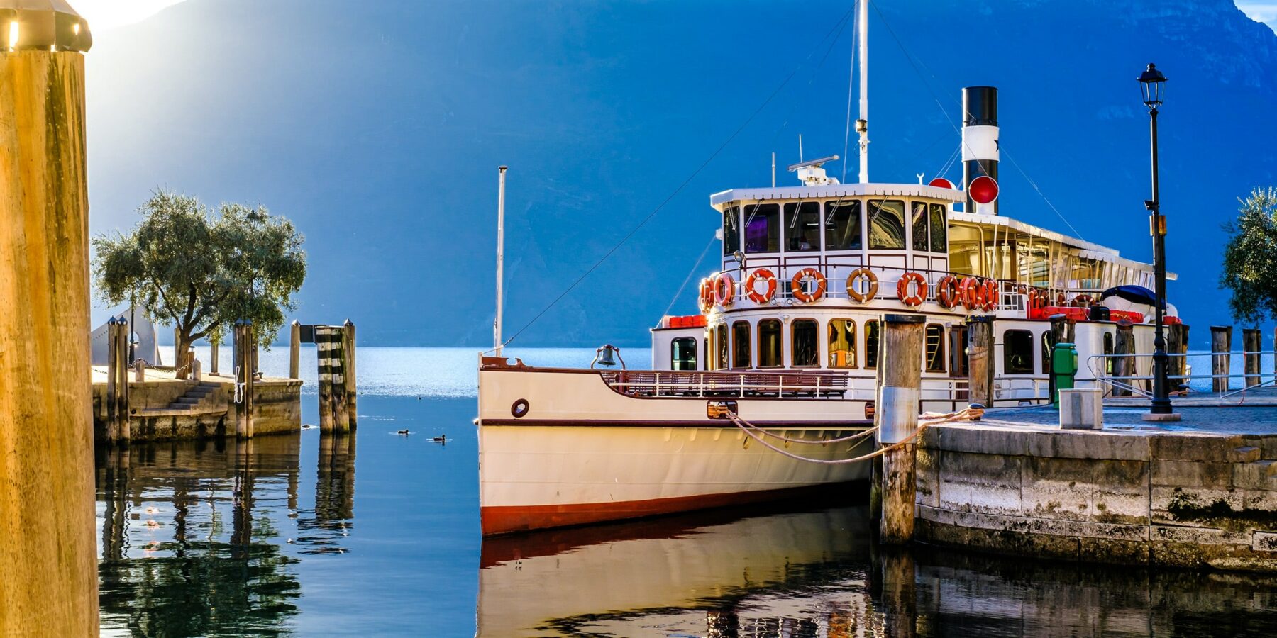 LAKE STEAMER shutterstock_2241814769