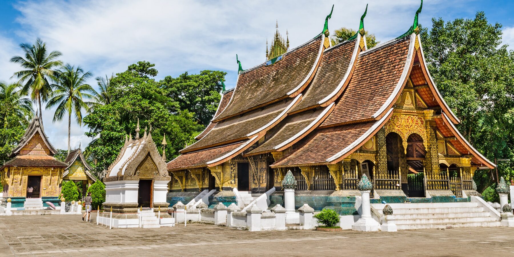 LUANG PRABANG shutterstock_151938596