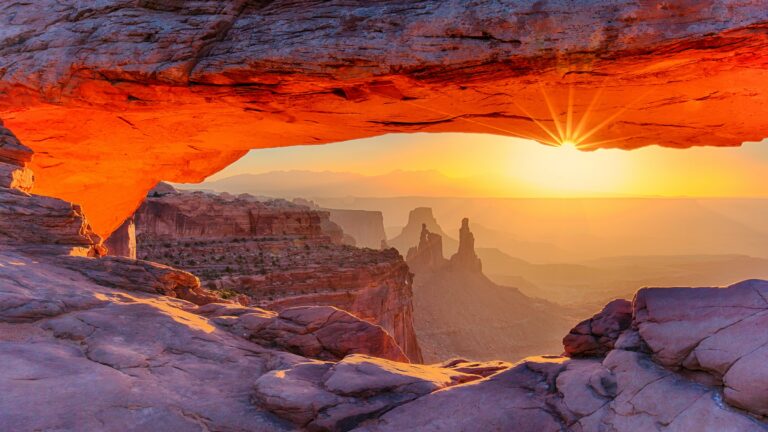 MESA ARCH shutterstock_1080419708