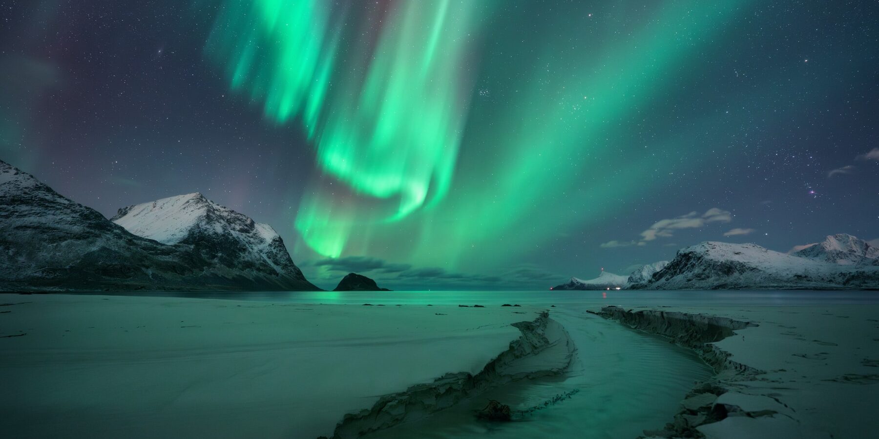 NORTHERN LIGHTS shutterstock_2413914289