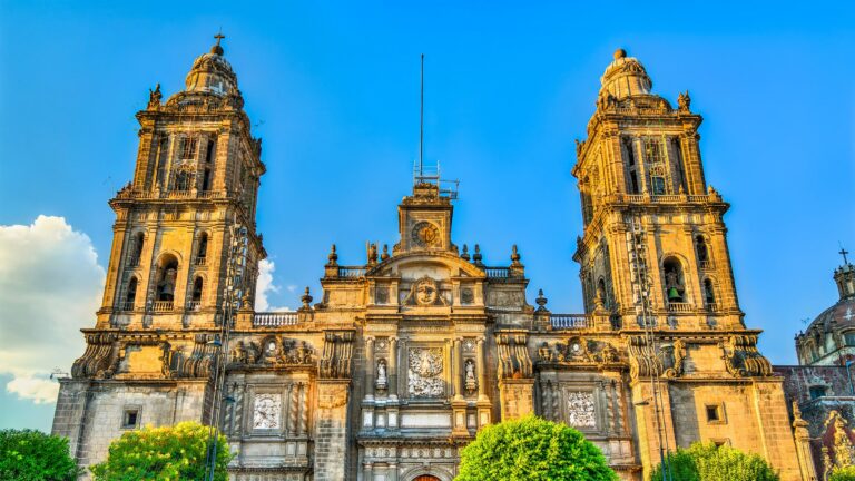 OLD MEXICO CITY shutterstock_1540373729
