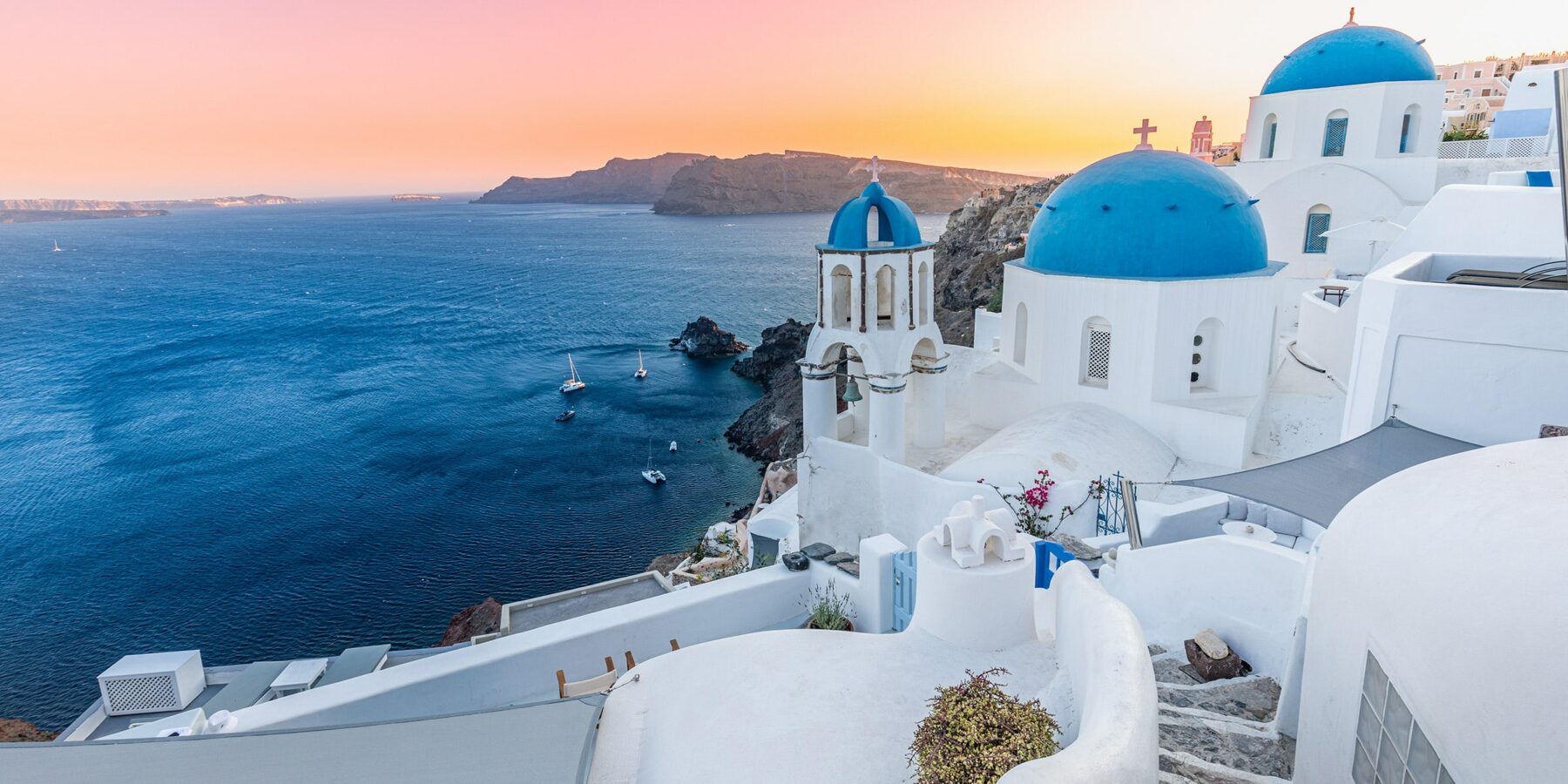 SANTORINI shutterstock_2044306982
