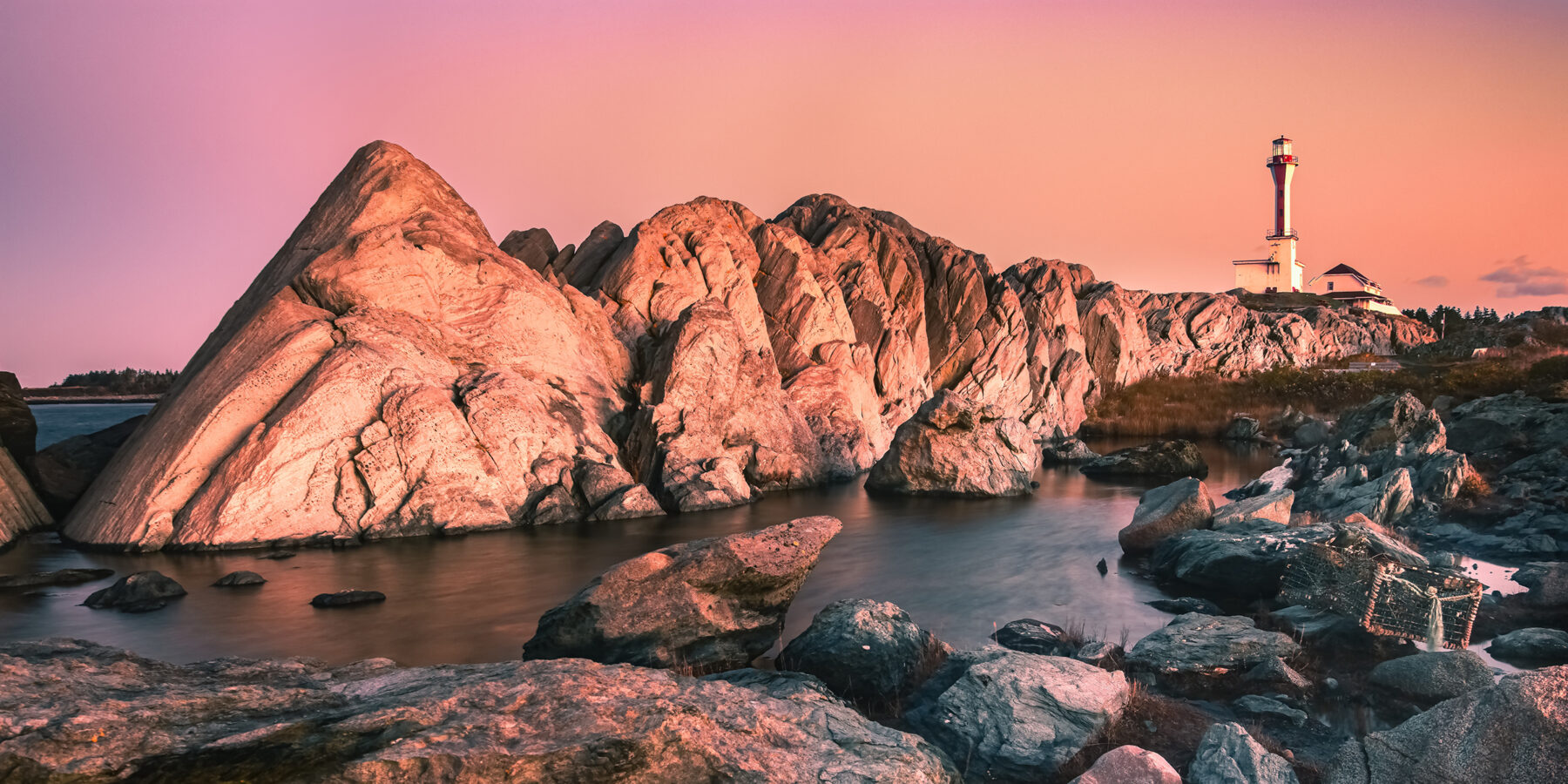 Cape,Forchu,Lighthouse,At,Sunrise