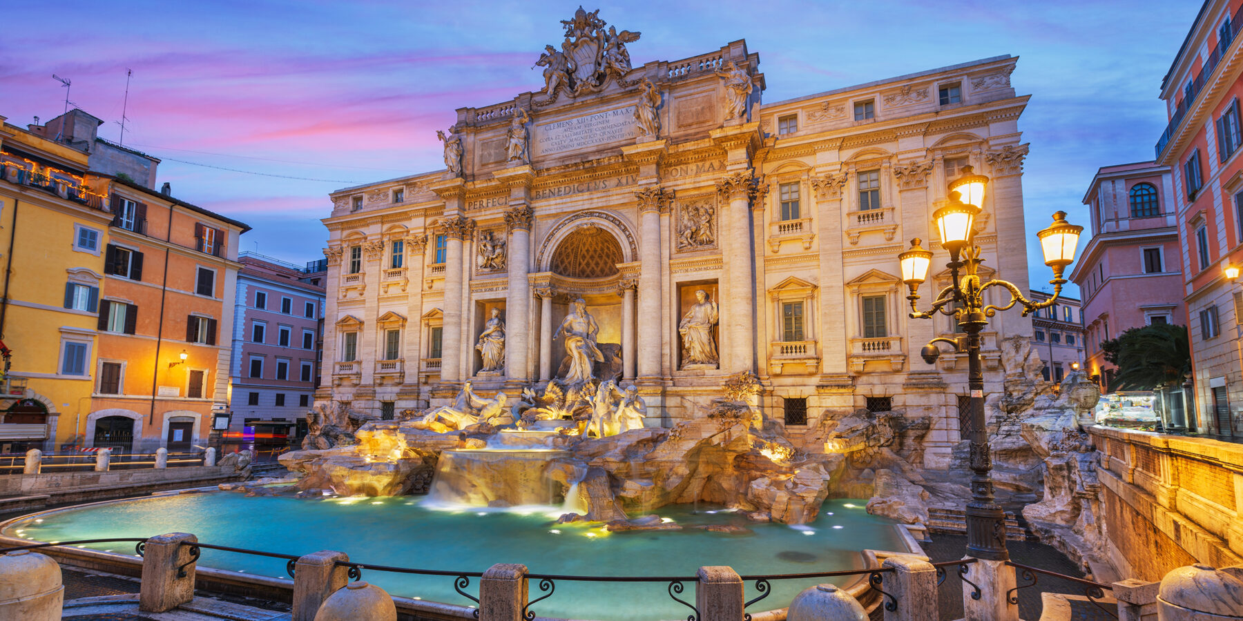 Rome,,Italy,At,Trevi,Fountain,During,The,Early,Morning.