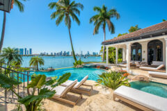 This,Photo,Was,Taken,Somewhere,In,Miami,Beach