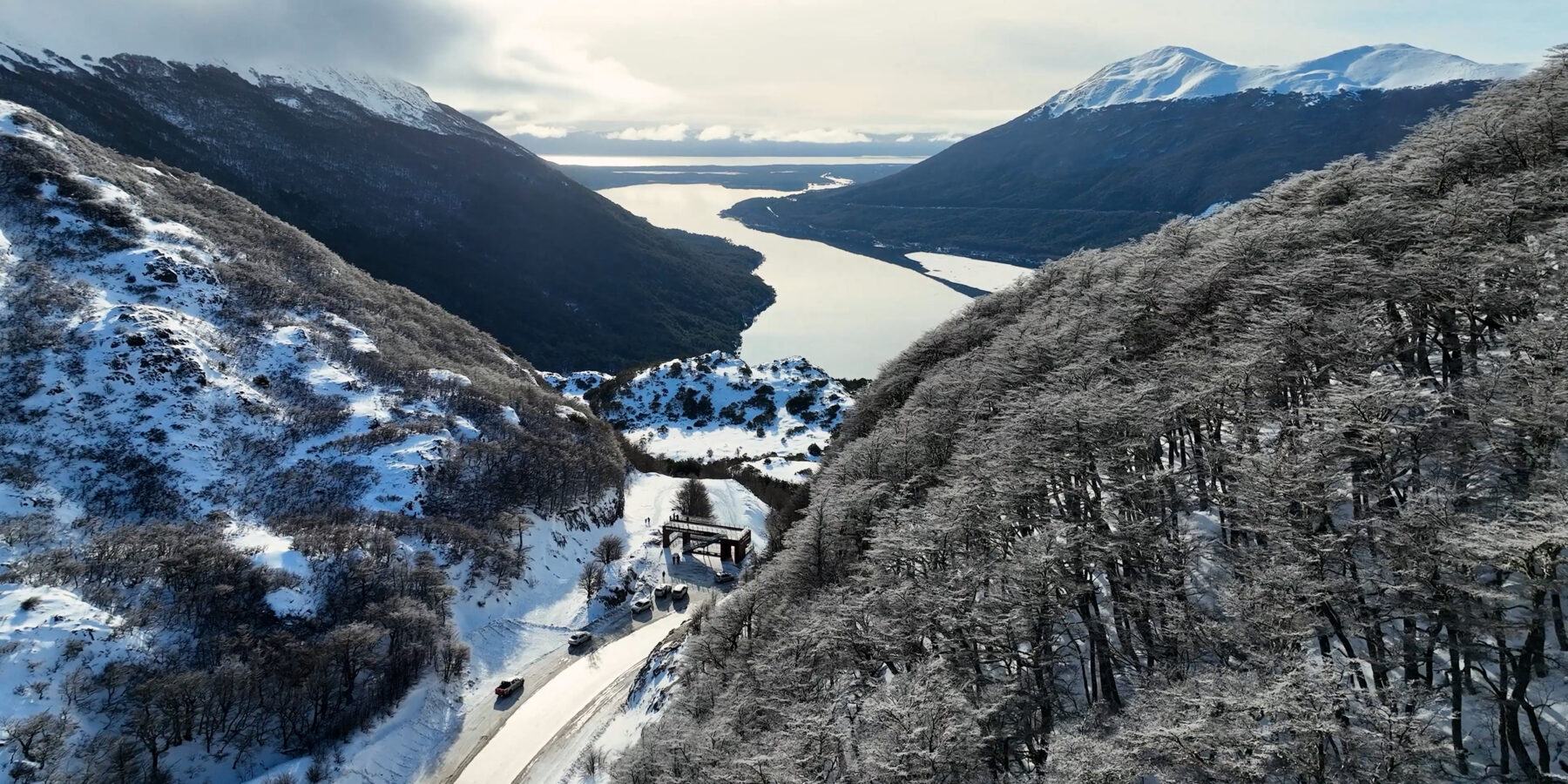 Escondido,Lake,At,Ushuaia,In,Fin,Del,Mundo,Argentina.,Snowy