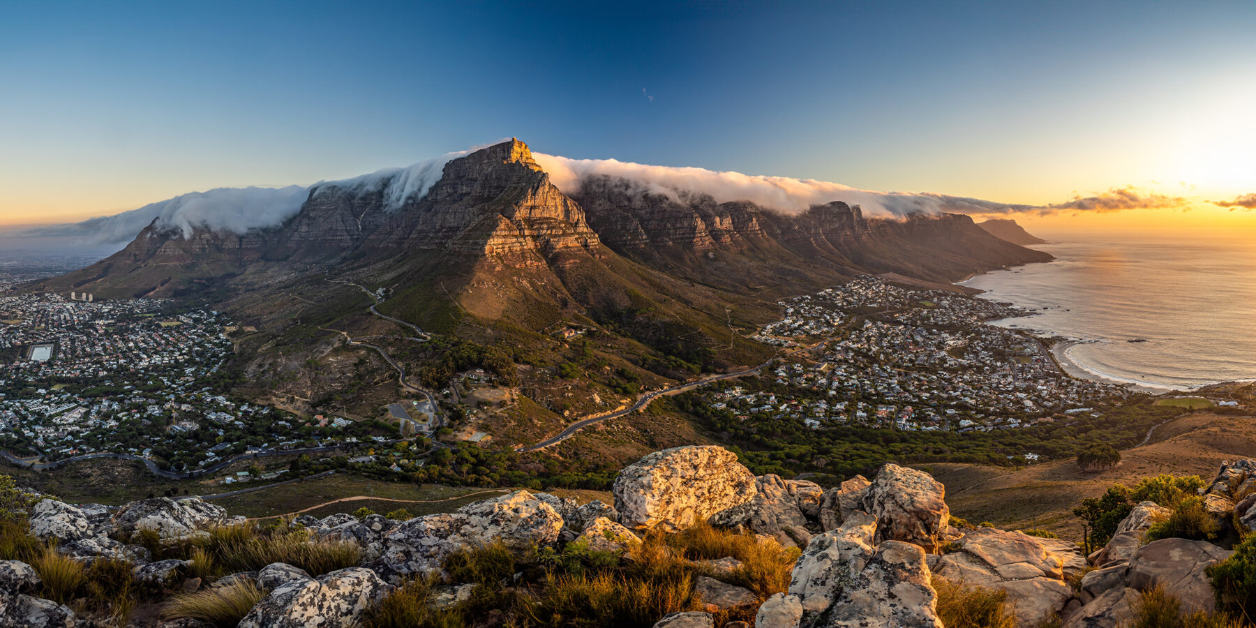 The,Incredible,View,From,Lion’s,Head,Over,Table,Mountain,,Cape