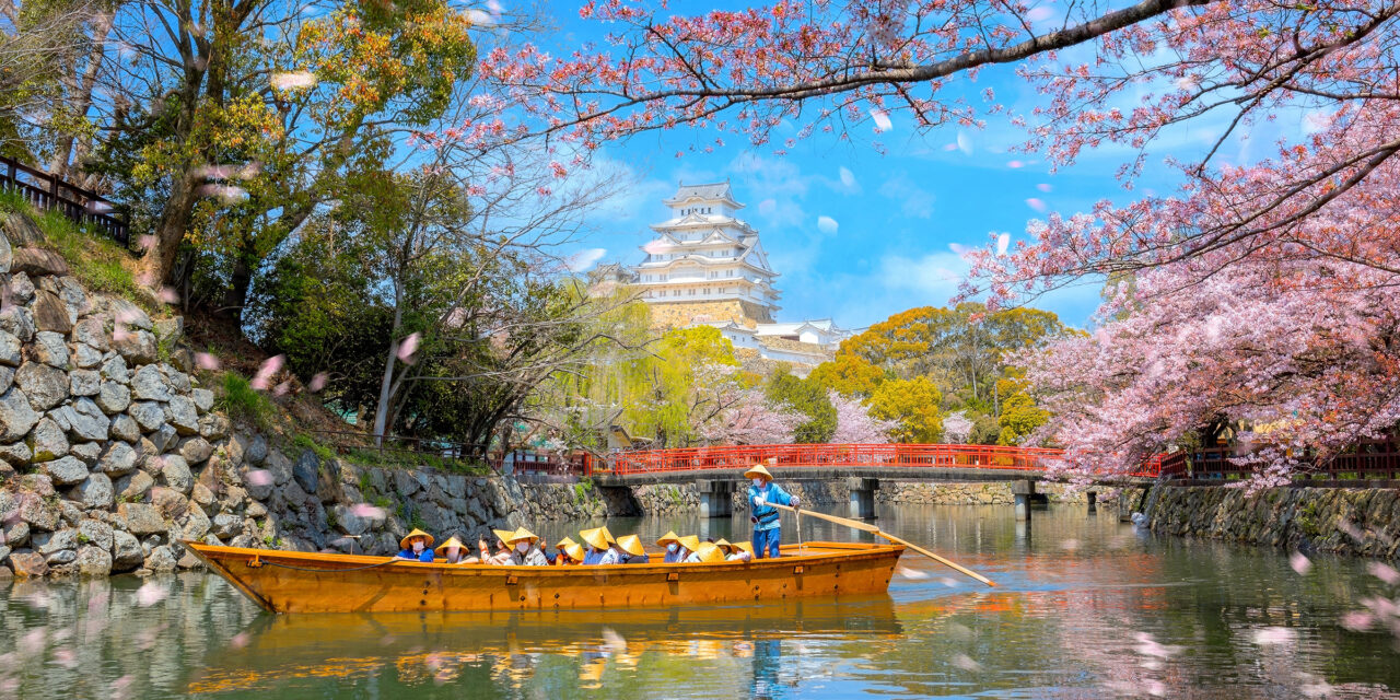 Himeji,Castle,Moat,Boat,Tour,During,Full,Bloom,Cherry,Blossom