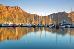 Hout,Bay,Harbour,With,Yachts,Moored,Under,The,Backdrop,Of