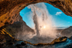 Famous,Icelandic,Waterfall,Seljalandsfoss,During,Golden,Hour,With,Mist