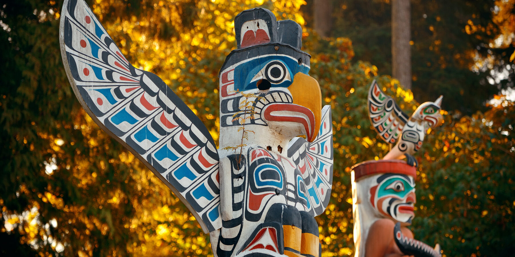 Indian,Totem,Poles,In,Stanley,Park,In,Vancouver,,Canada.