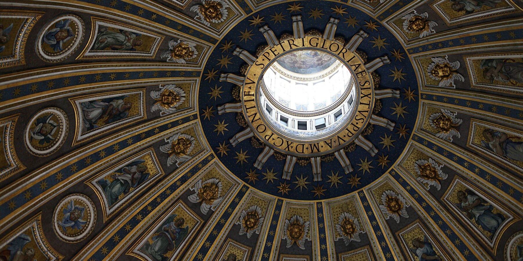 SISTINE CHAPEL shutterstock_557873131