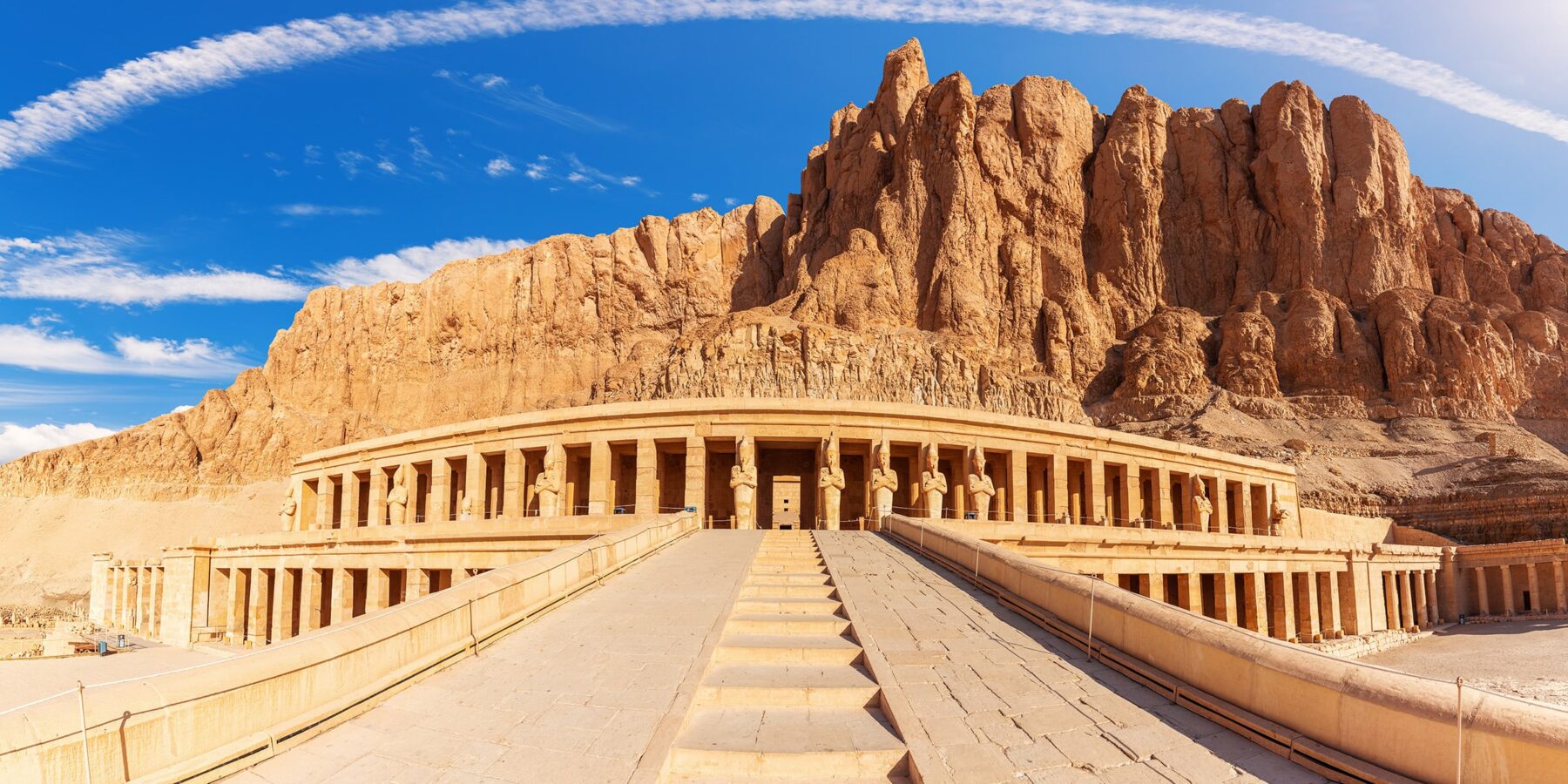 VALLEY OF THE QUEENS 1 shutterstock_1989425084
